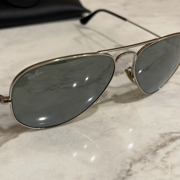 RayBan Aviator Sunglasses - Picture 3 of 3